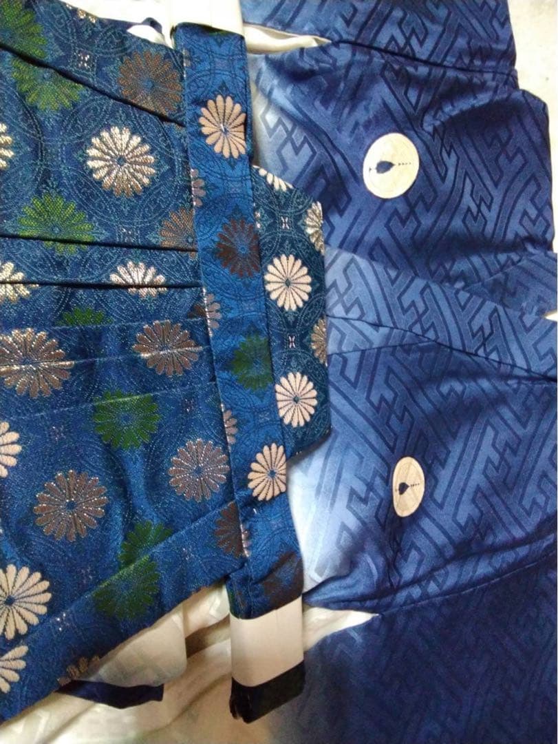 男の子用・3歳から5歳向け・表側正絹・お着物と袴のセットです