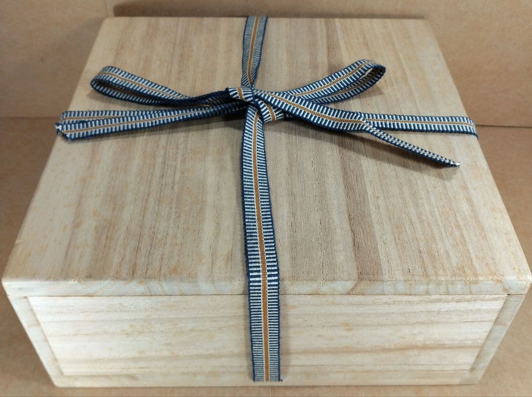 【本物保証】金城次郎 壷屋焼 魚紋皿 共箱 栞 人間国宝 壺屋焼 希少作品