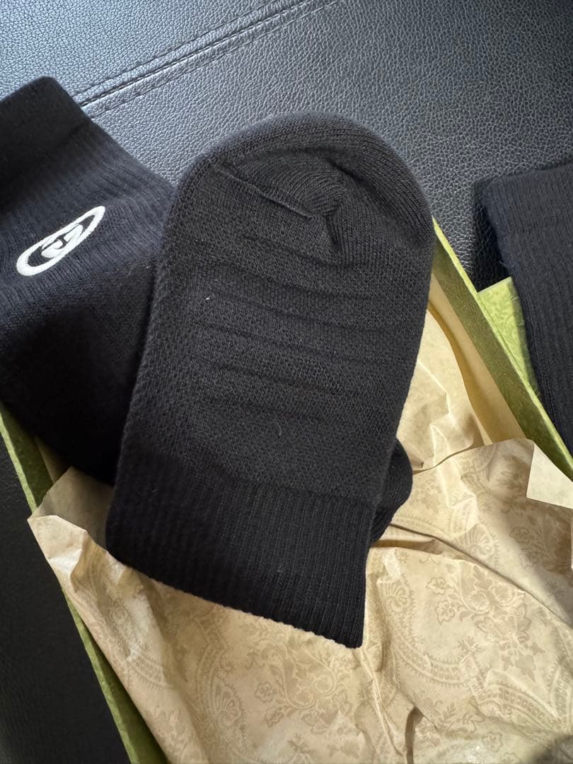 GUCCI ブラックソックス GGロゴ刺繍 Mサイズ