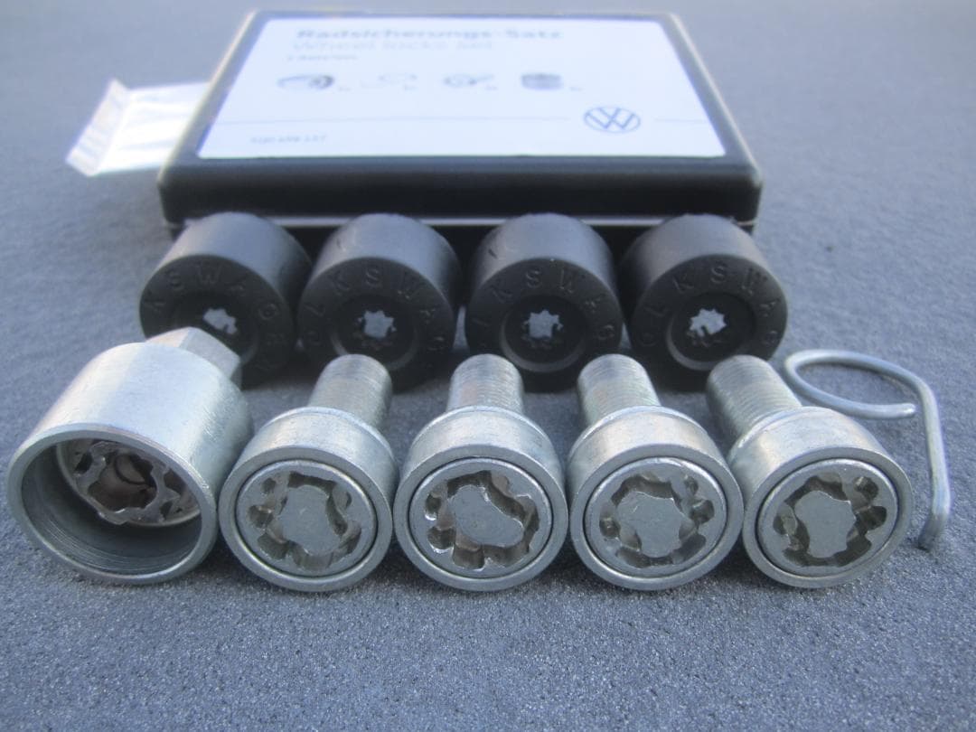 フォルクスワーゲン 純正 ホイールロックボルトセット 5Q0698137 ボルト