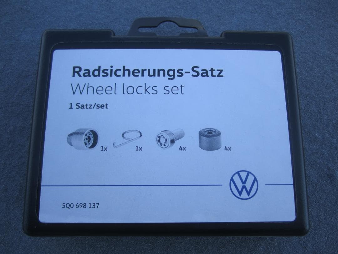 フォルクスワーゲン 純正 ホイールロックボルトセット 5Q0698137 ボルト
