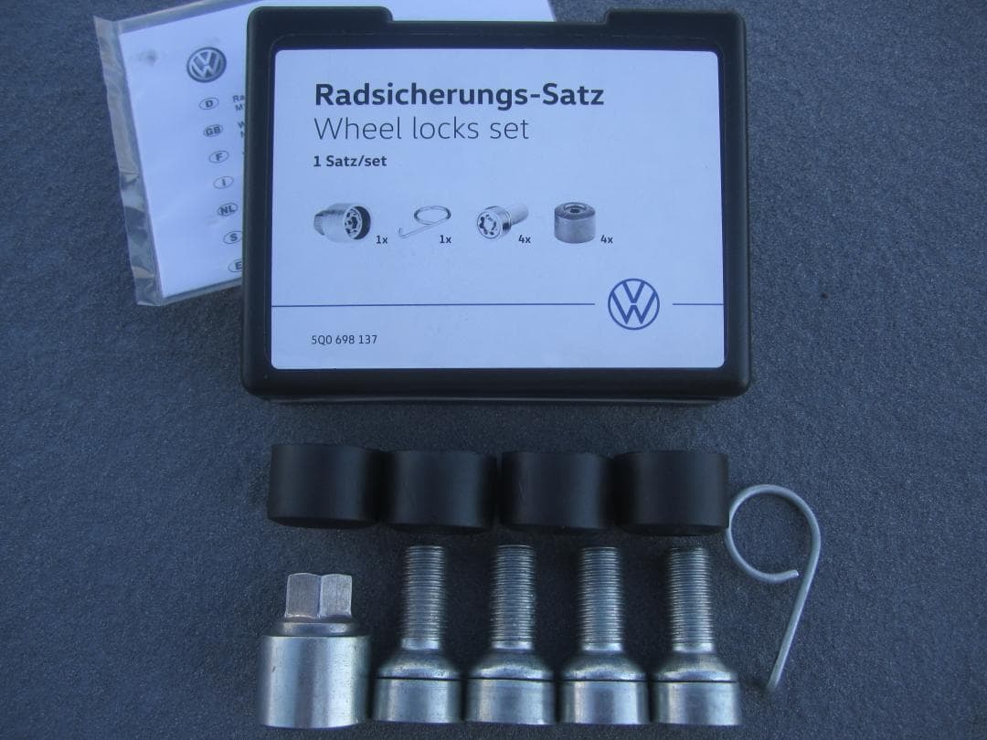 フォルクスワーゲン 純正 ホイールロックボルトセット 5Q0698137 ボルト