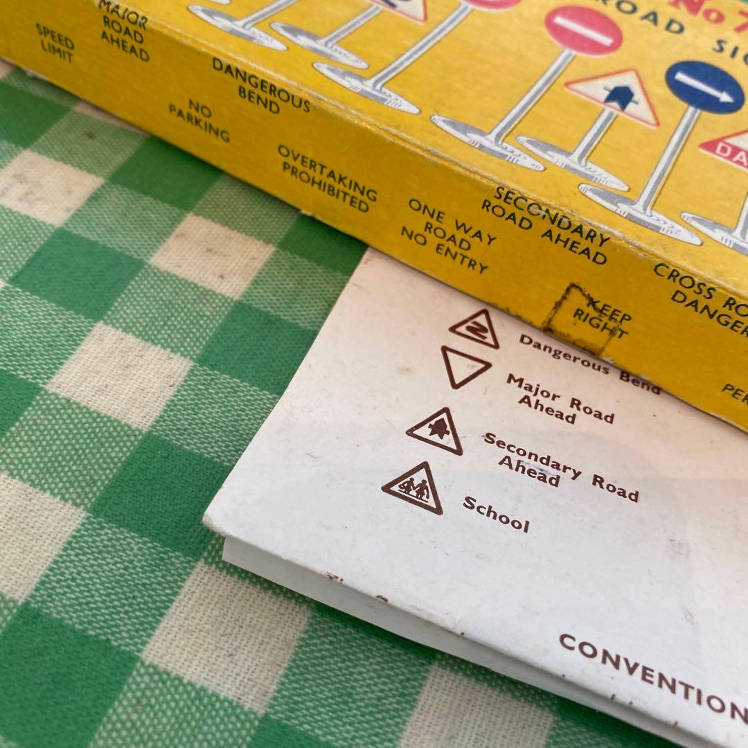 DINKY TOYS no771 ロードサイン