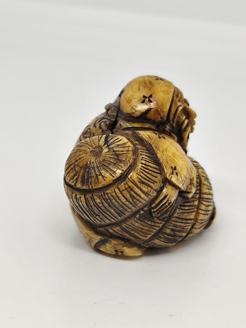 当時物】古い根付 天然素材 在銘あり 大黒天？