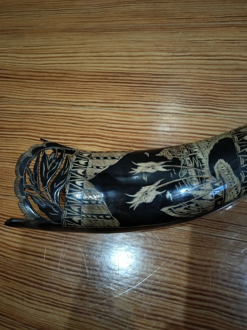 黒い水牛の角 彫刻装飾 オブジェ