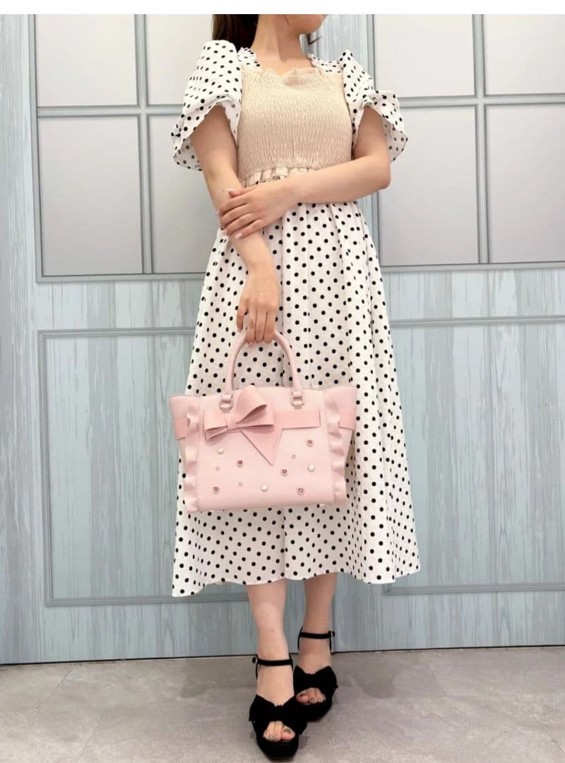 新品　タグ付き　ブロッサムリボンフラッター　ハンドバッグ　サマンサベガ ピンク