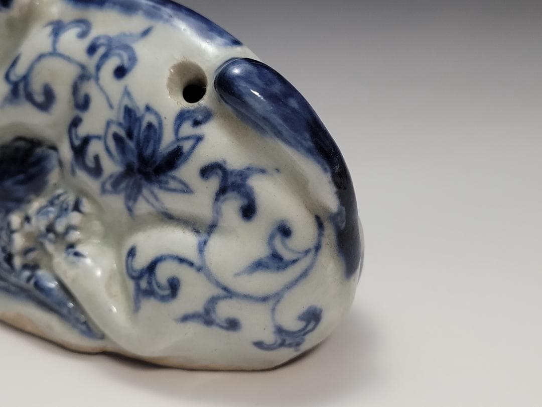染付 リス型 松鼠型 折枝花紋 硯滴 水滴 明清時代 幅約11