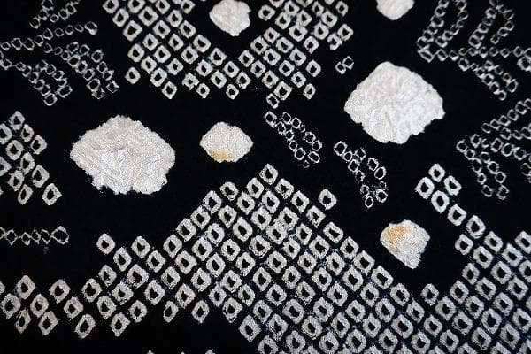 美品 訪問着 黒 総絞り 熨斗 枝花 身丈161cm 裄丈68cm お洒落