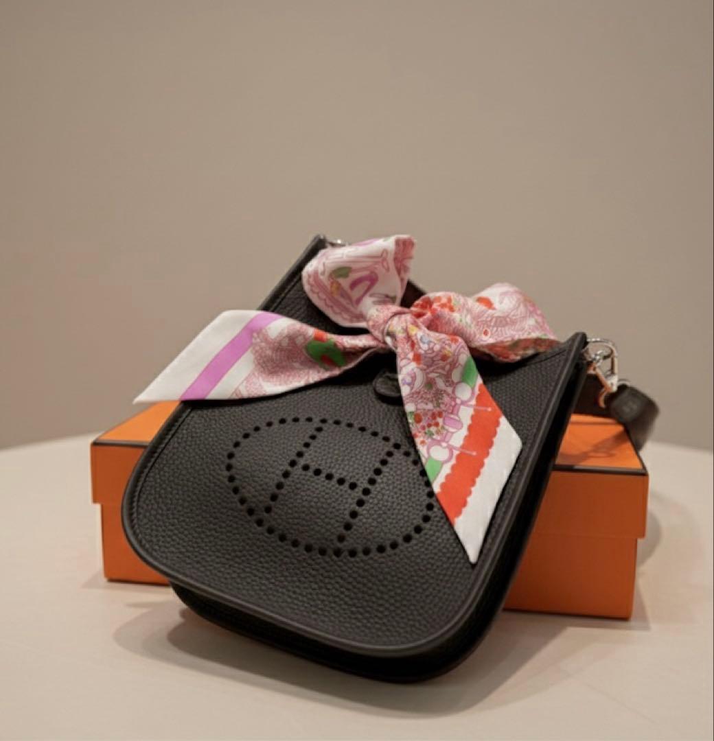 ぴんぴんまる！ Hermès 最新刻印 エヴリン TPM エベンヌ2つ目