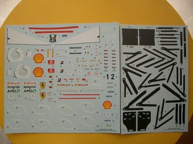 1/12 レベル フェラーリ F2002 マルボロデカール付き