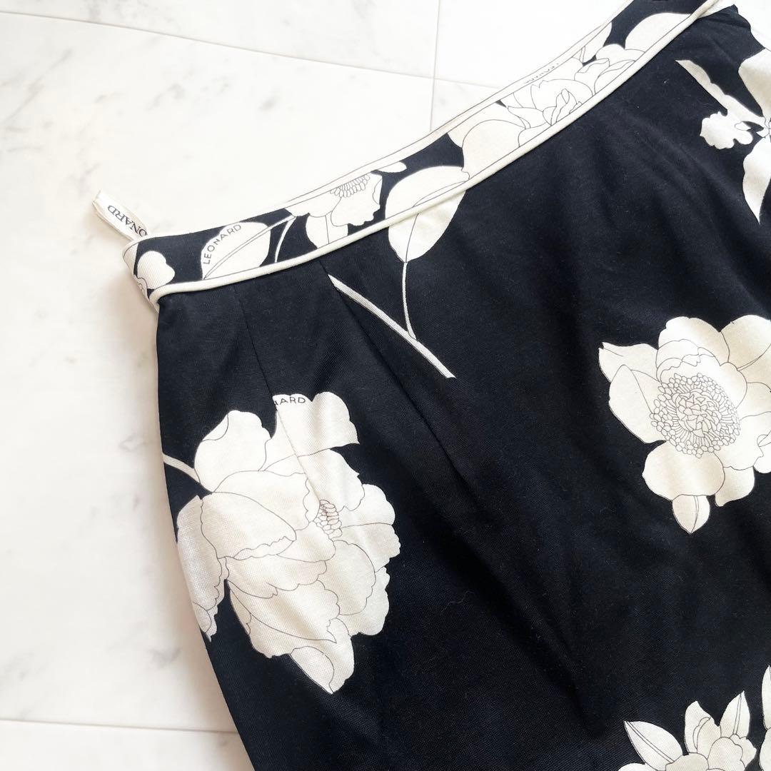 LEONARD レオナール タイトスカート 膝丈 花柄 ブラック&ホワイト
