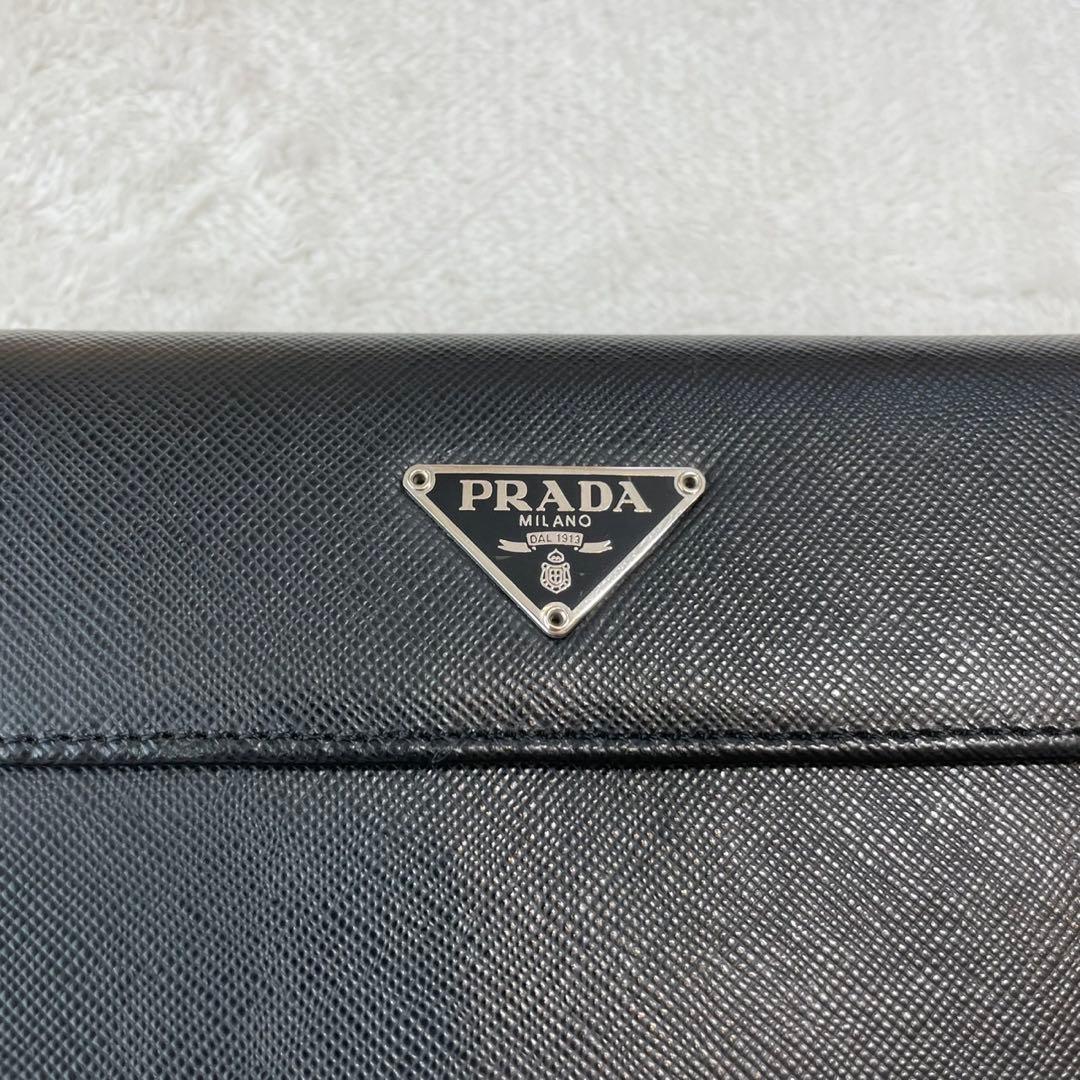 Li専用　PRADA 三つ折り財布 ブラック　サフィアーノレザー　三角