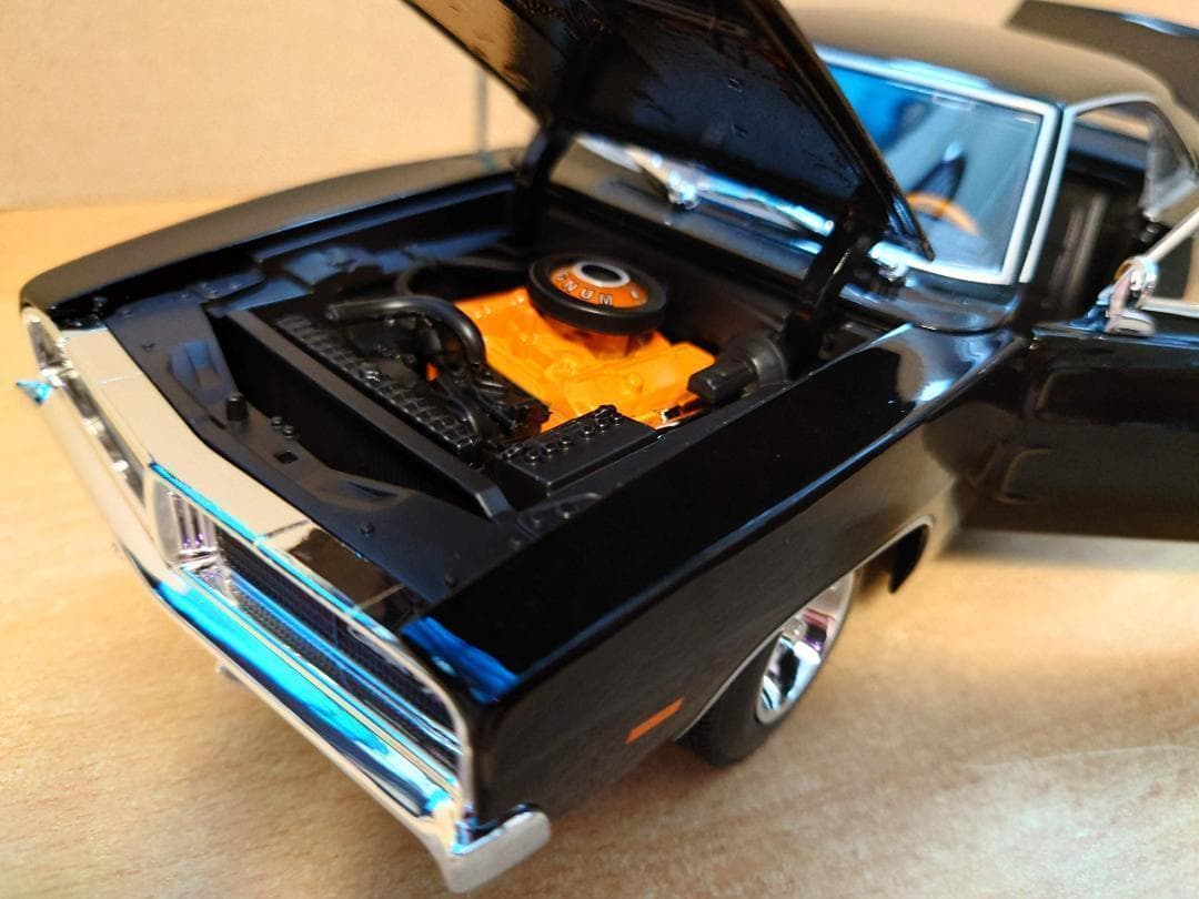 1/18 ダッジチャージャーR/T Dodge Charger R/T 1969