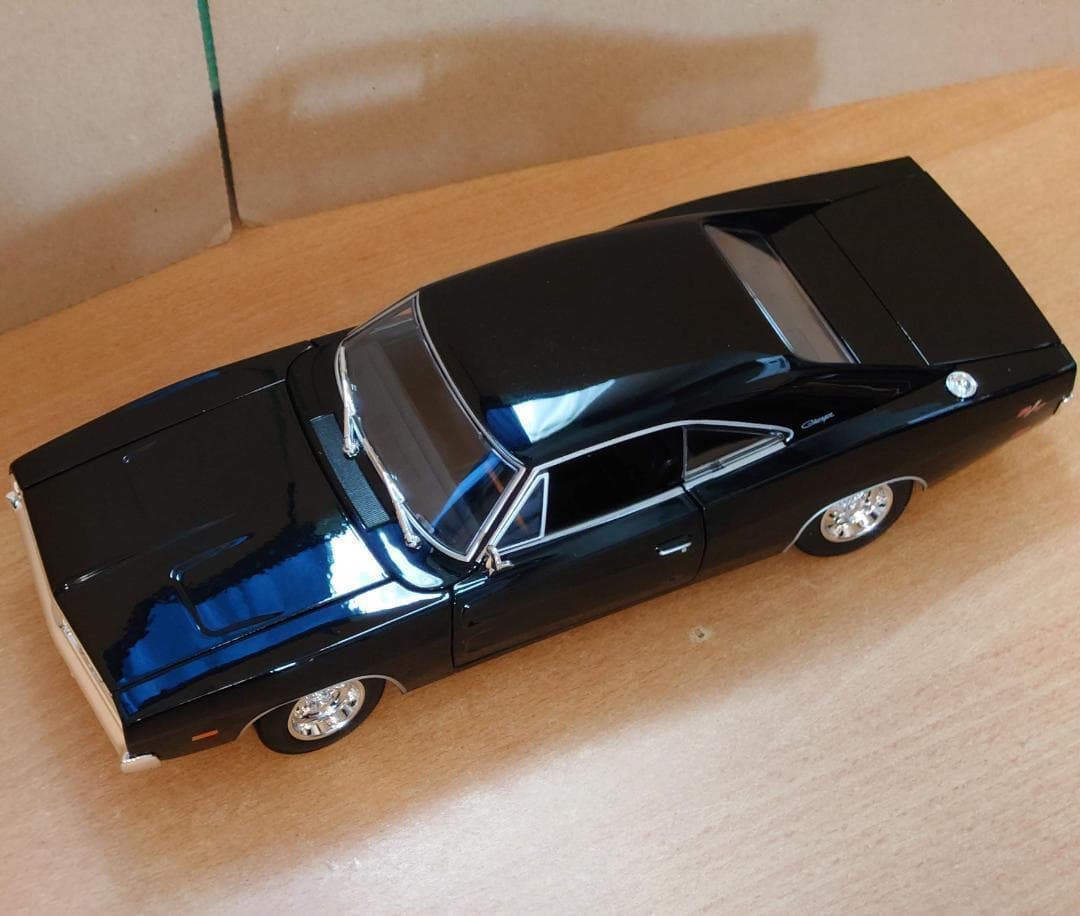 1/18 ダッジチャージャーR/T Dodge Charger R/T 1969
