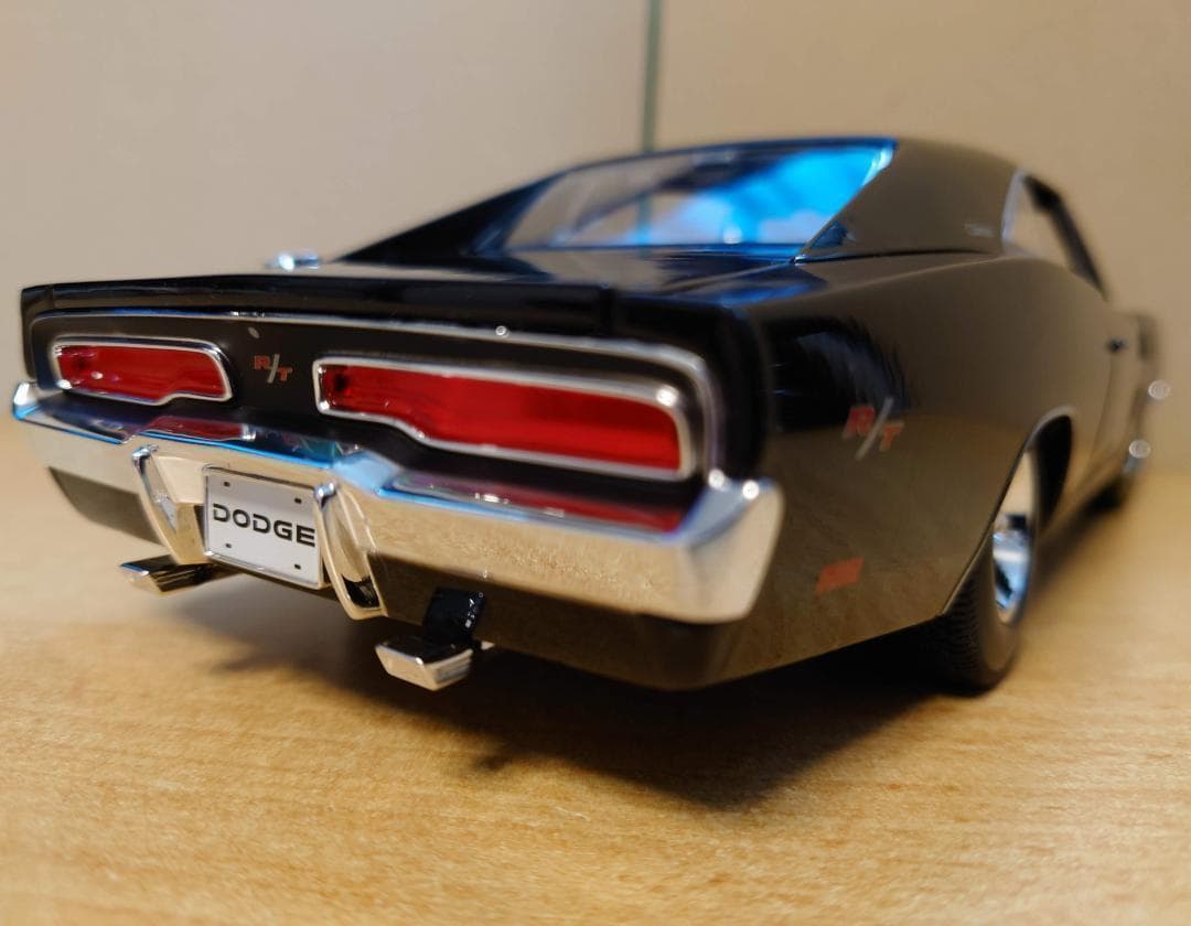 1/18 ダッジチャージャーR/T Dodge Charger R/T 1969