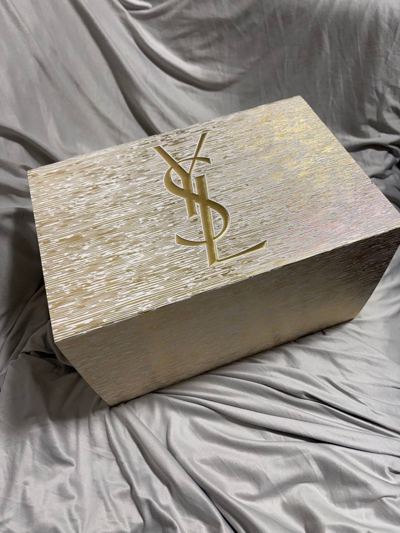 【新品・未開封】イヴサンローラン　アドベントカレンダー 2025