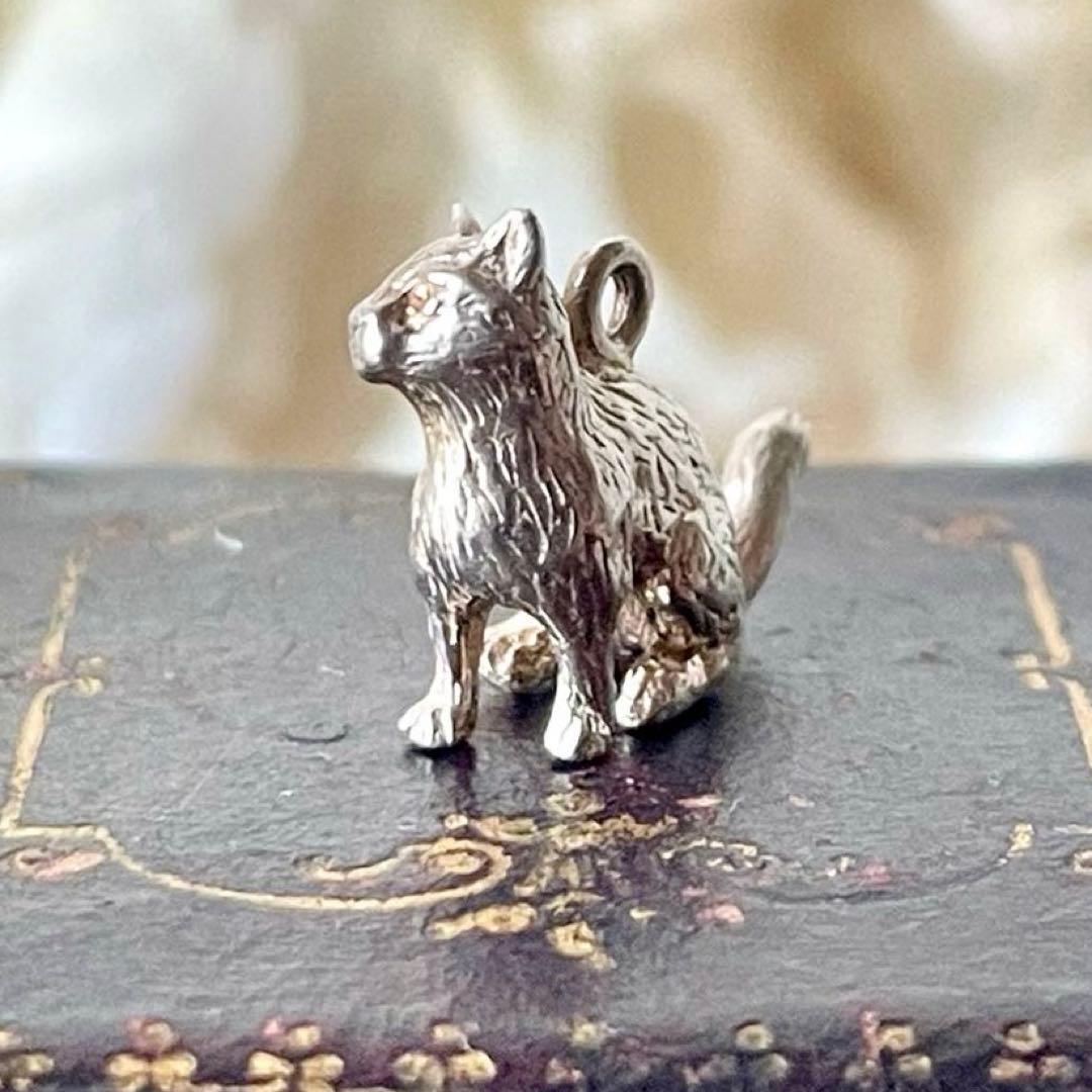 シルバー製猫のチャーム ペンダントトップ イギリスヴィンテージ