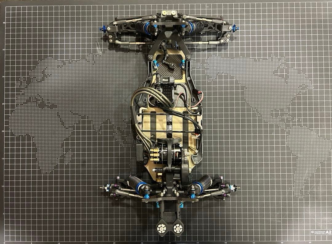アソシエイテッドB6.2シャーシ&ESC(ダート仕様)