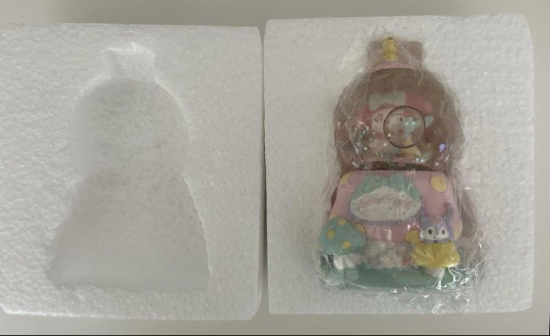 サンリオ　マイメロ　スノーグローブ