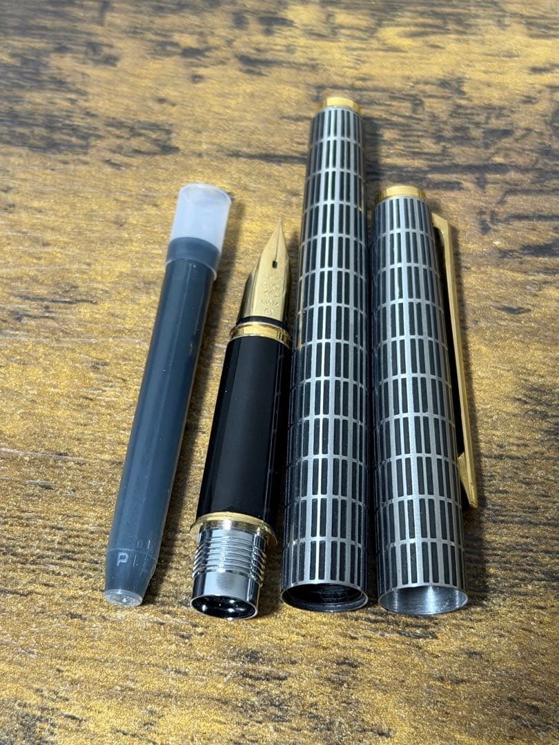 筆記確認&洗浄済 1976年製 18金 ゴールド 蝕刻 パイロット 万年筆 細字