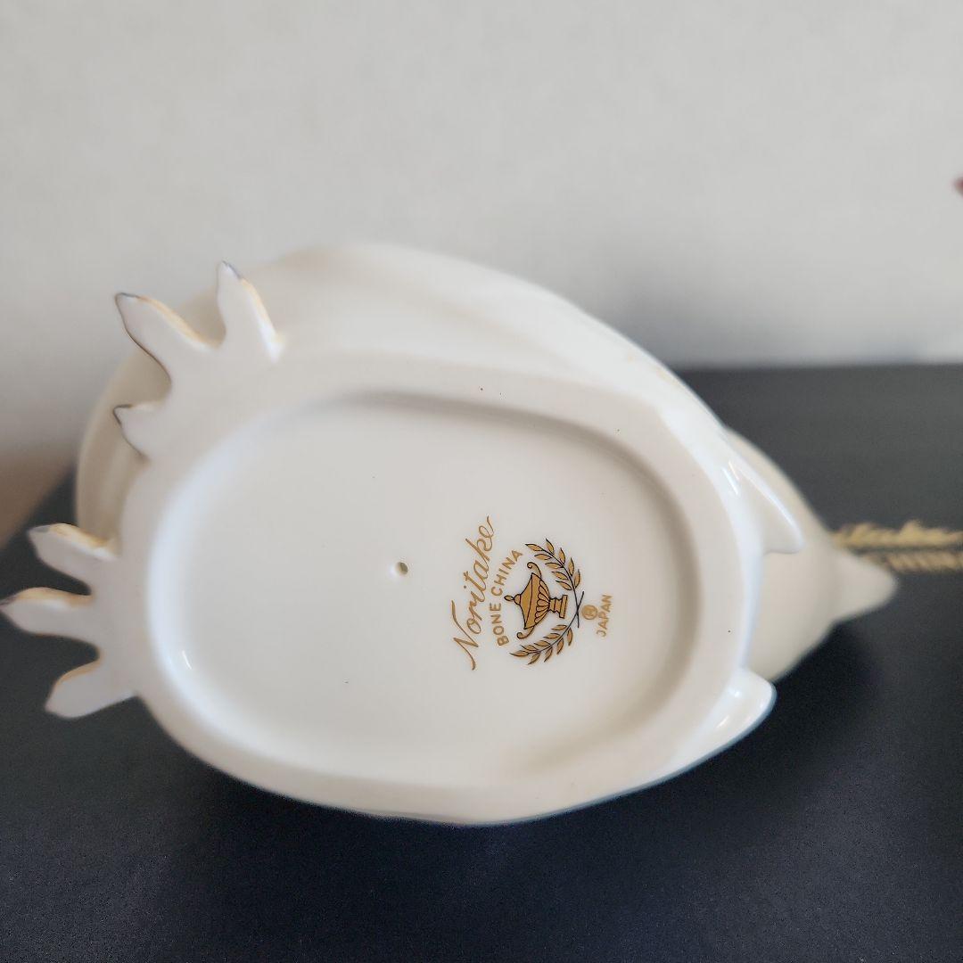 りるノリタケ‥ニワトリ置物