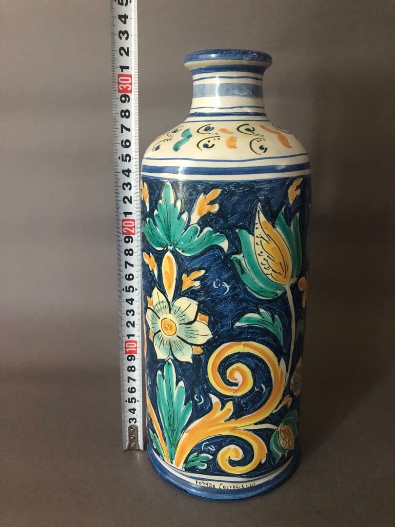 イタリア陶器　花瓶