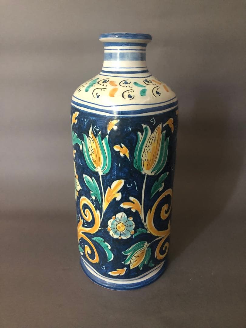 イタリア陶器　花瓶