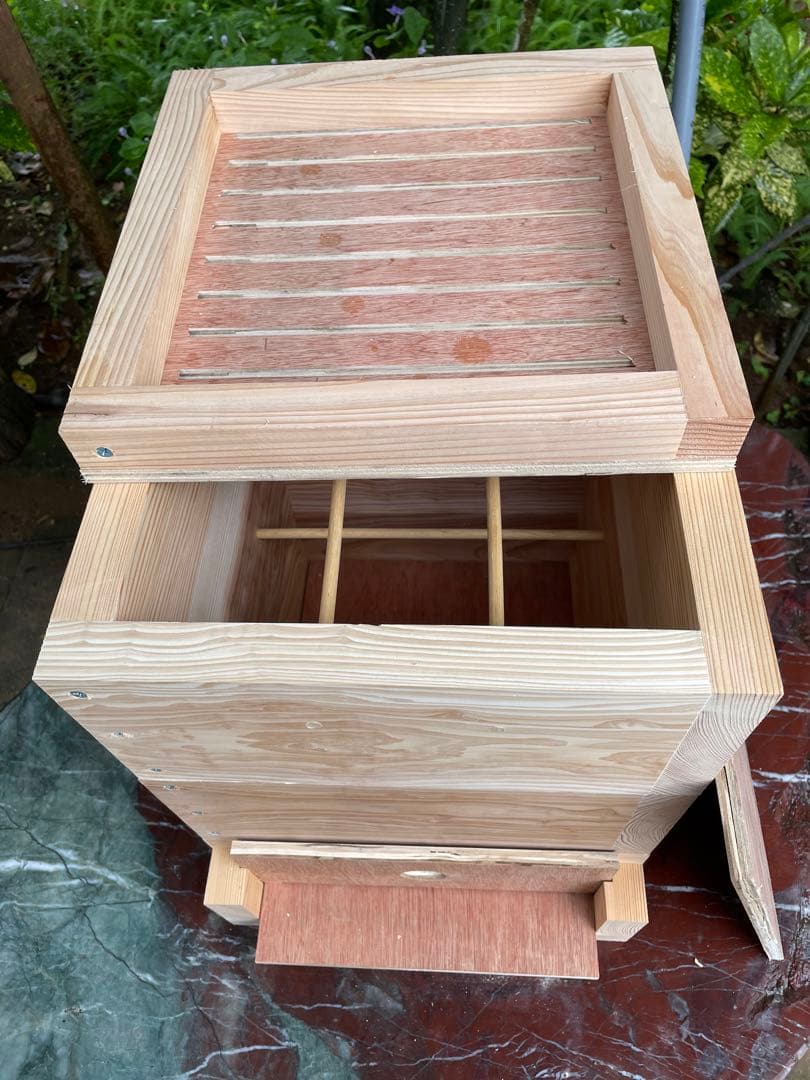 日本蜜蜂さ重箱式巣箱ハニーズミニ！巣門箱、スノコセット！