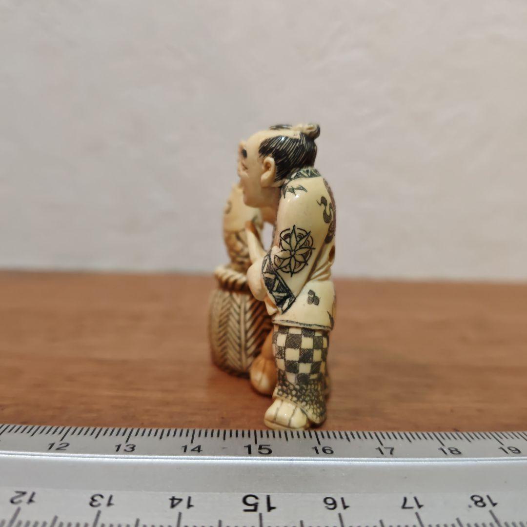 時代提物 人物根付 天然素材【魚売り】高さ約5.2cm 重さ26g 江戸の