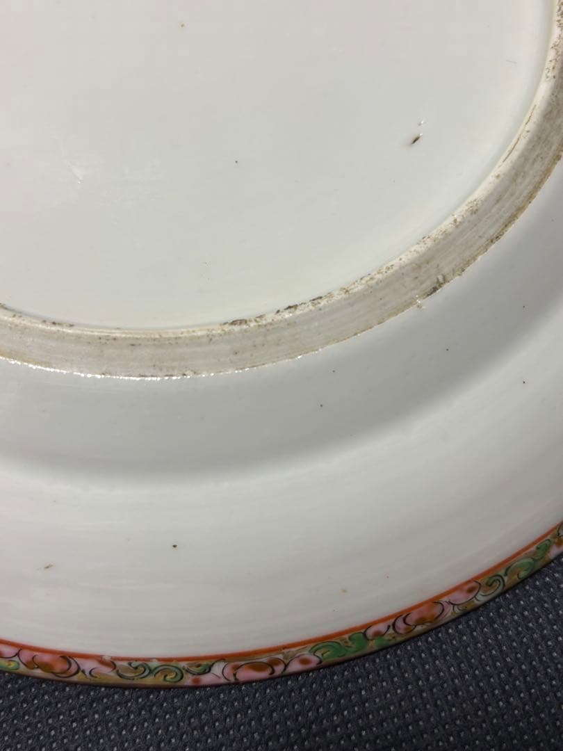 中国古美術品 清の時代 金彩粉彩人物花鳥中皿 21cm