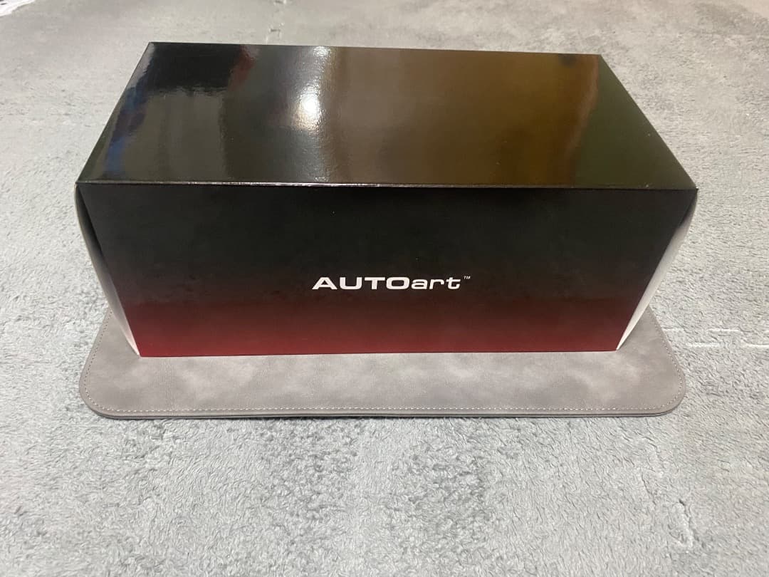 ぶ*ぃ様 (希少品)AUTOart 1/18 シボレー コルベット C7.R ホ