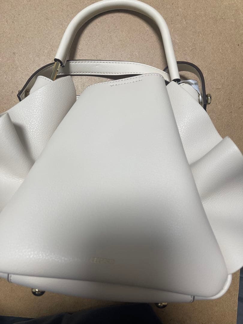 セルフォード　CELFORD ワンハンドルフリルバッグ　アイボリー