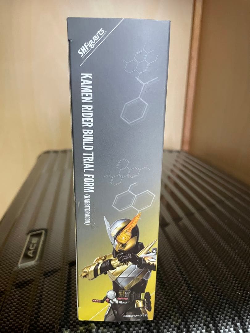 S.H.Figuarts 仮面ライダービルドトライアルフォーム ラビットドラゴン