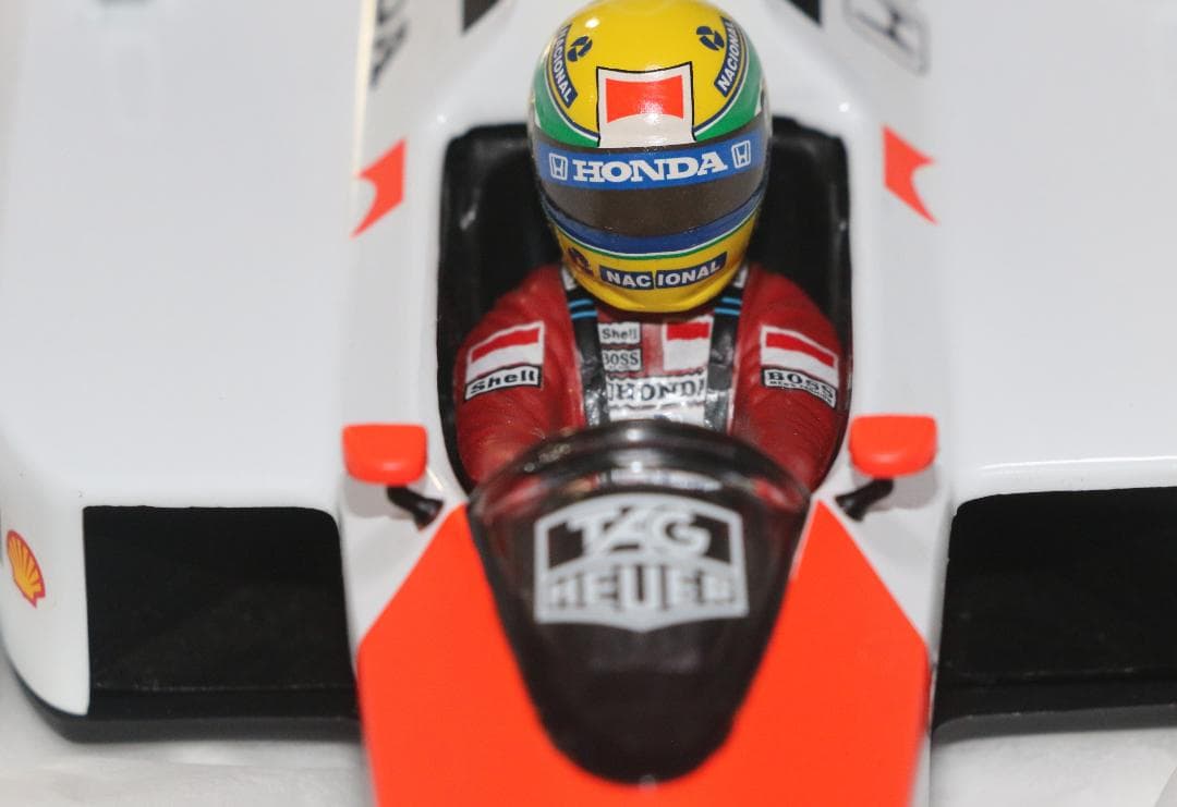 貴重ビックスケール１／1８マクラーレン・ホンダMP4／4　セナ・コレコレ　中古品