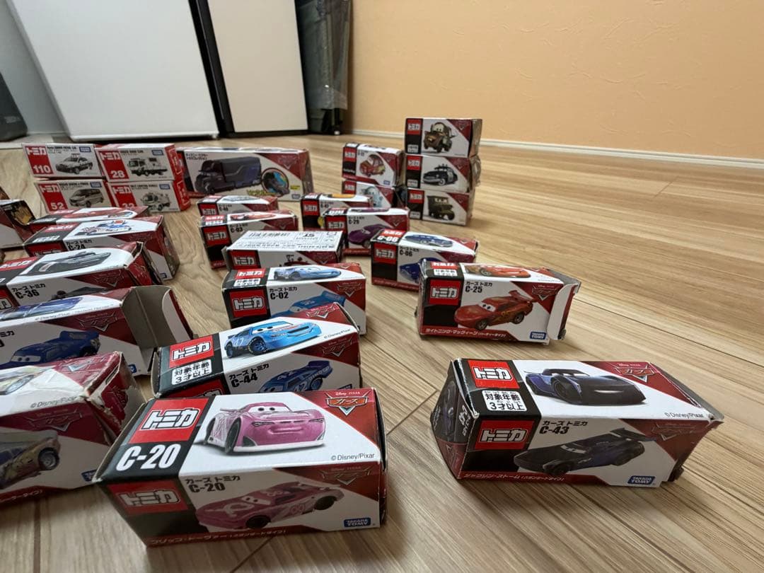 トミカ　カーズ48個　自動車4個　セット