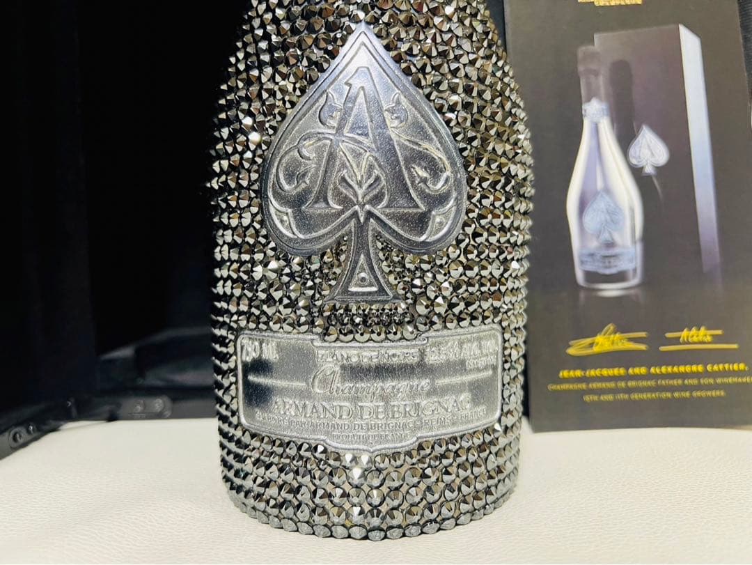 アルマンド ブラック ブランド ノワール スワロ デコボトル ケース付