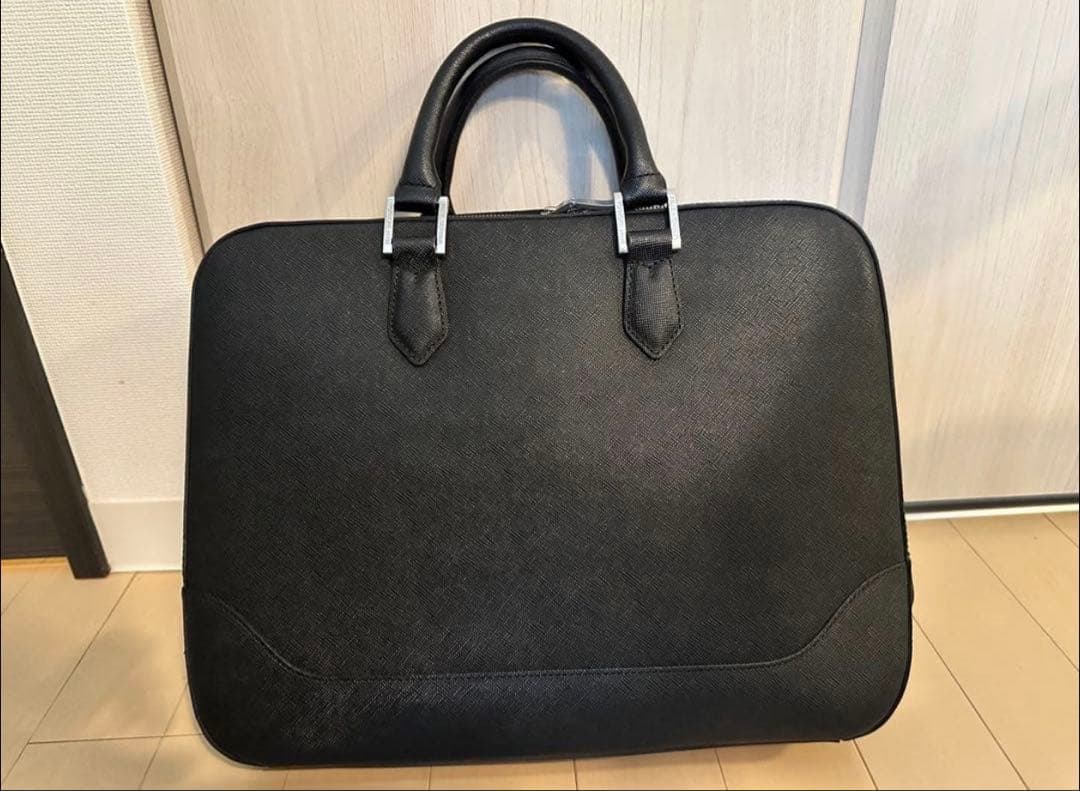 ペッレモルビダ キャピターノ CA010A 黒 1室タイプ