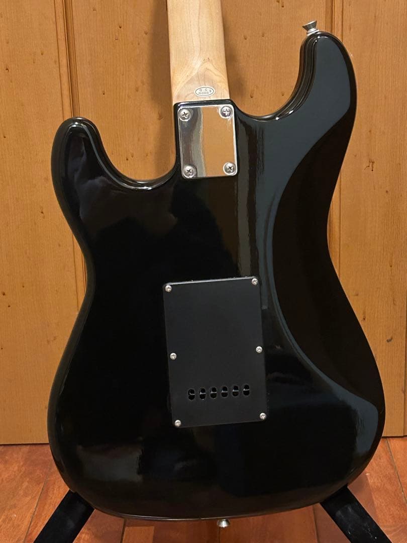 美品☆SELDER ストラトキャスター ブラック SSH 新品弦交換　アーム付き
