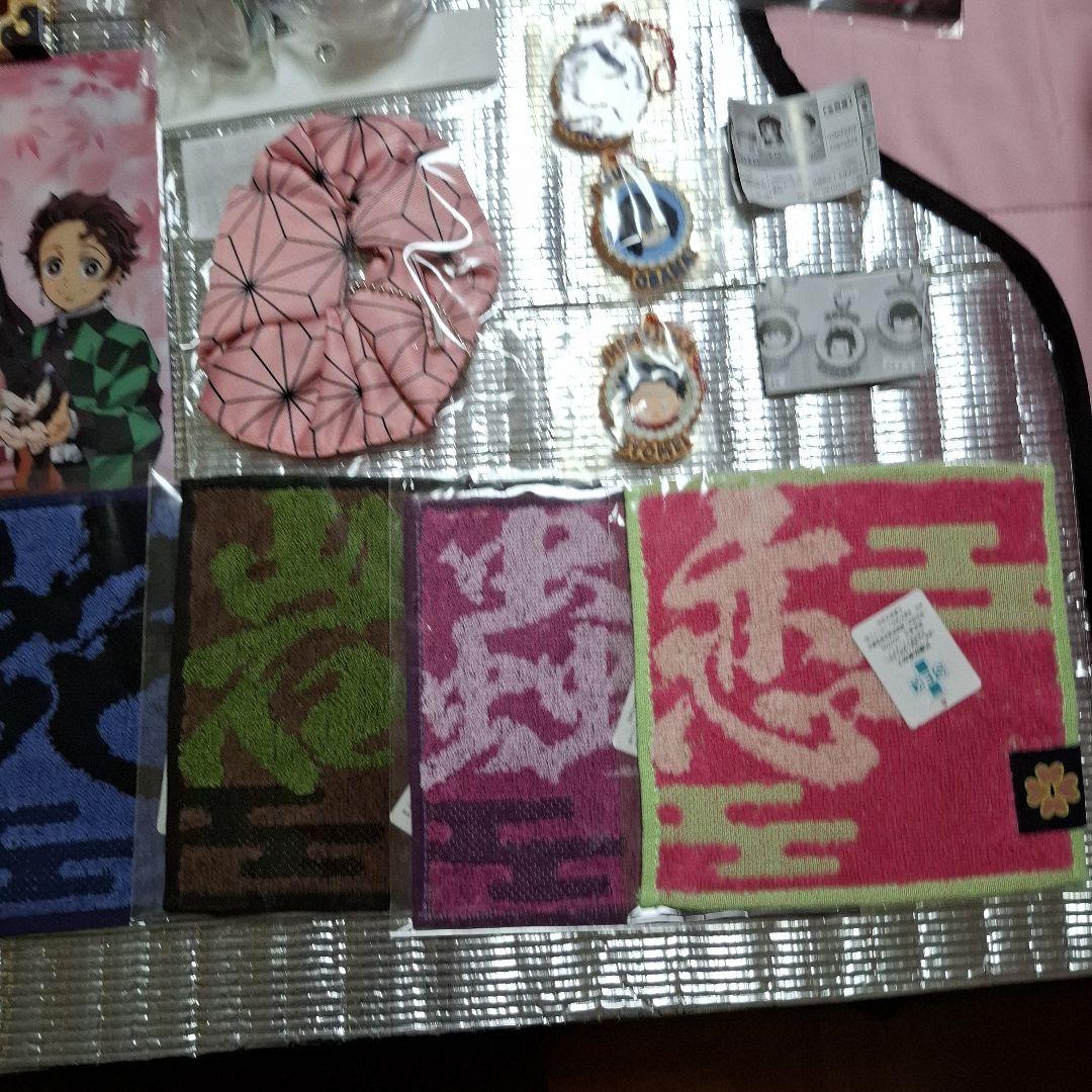 鬼滅の刃 つまんで繋げてマスコット&缶バッチ&すわらせ隊他おまとめ売り