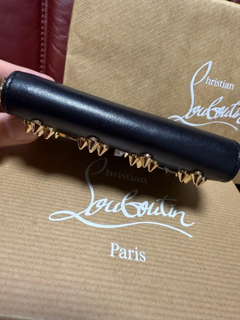 【正規品・箱付き】美品 クリスチャン ルブタン パネトーネ ケース