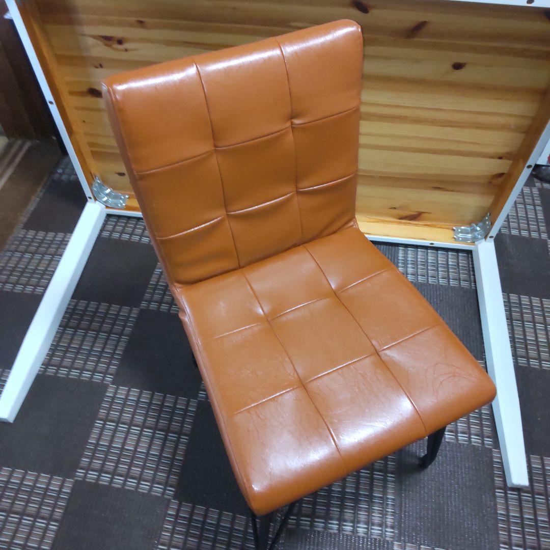 IKEAダイニングテーブルとサン椅子セット