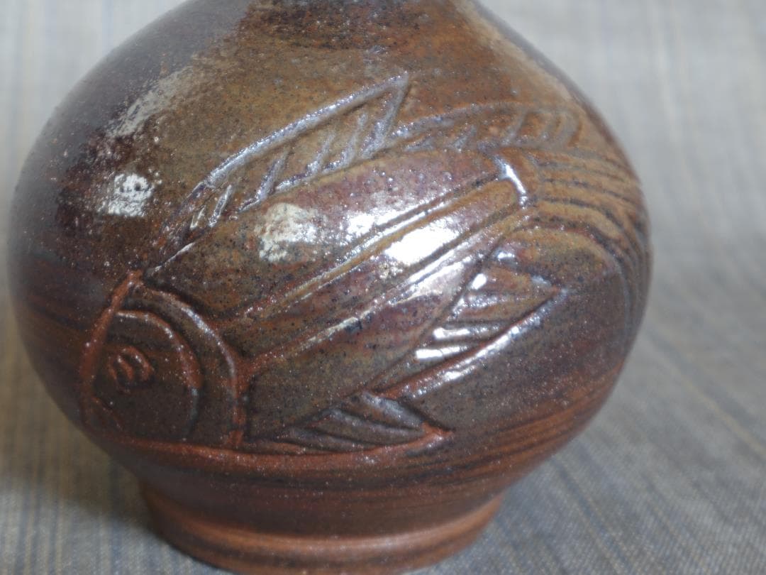 希少作★金城敏男【師＆父：金城次郎】★線彫り魚文徳利