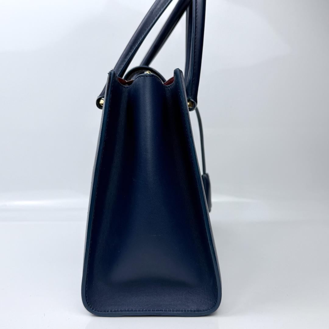 Ferragamo ジュリエット ハンドバッグ ロック クロシェット ネイビー