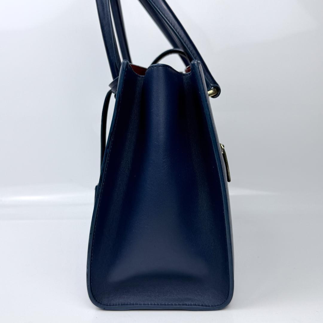 Ferragamo ジュリエット ハンドバッグ ロック クロシェット ネイビー