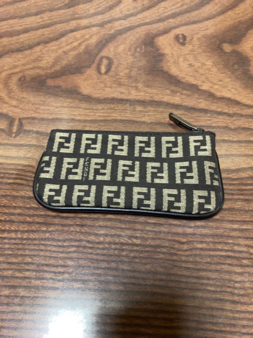 【希少】【新品未使用】FENDY☆キーリング付きケース