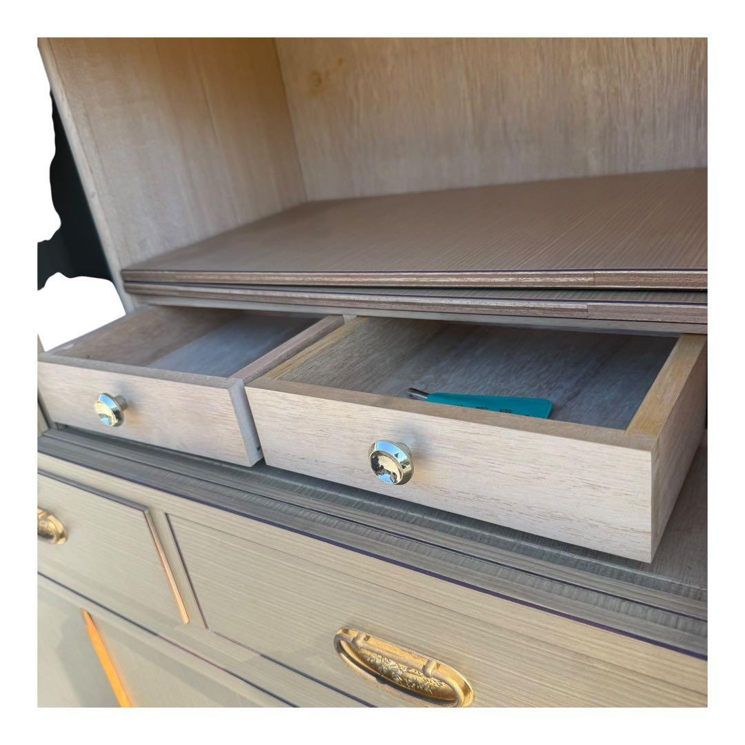 着物 外装は合板ですが衣装収納部は桐箪笥 年代物