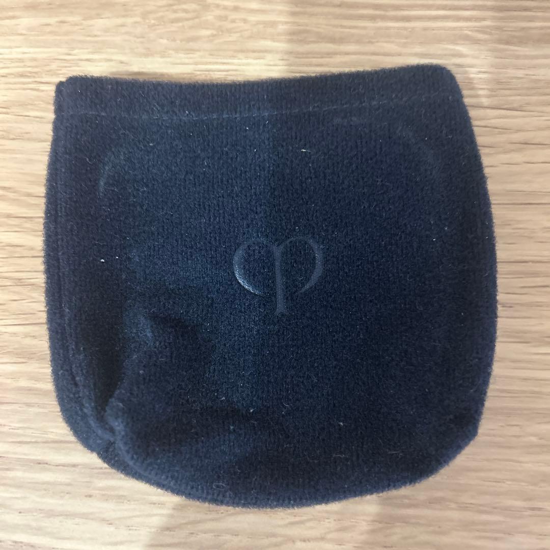 クレドポーボーテ　タンクッションエクラルミヌ　オークル10 ケース付