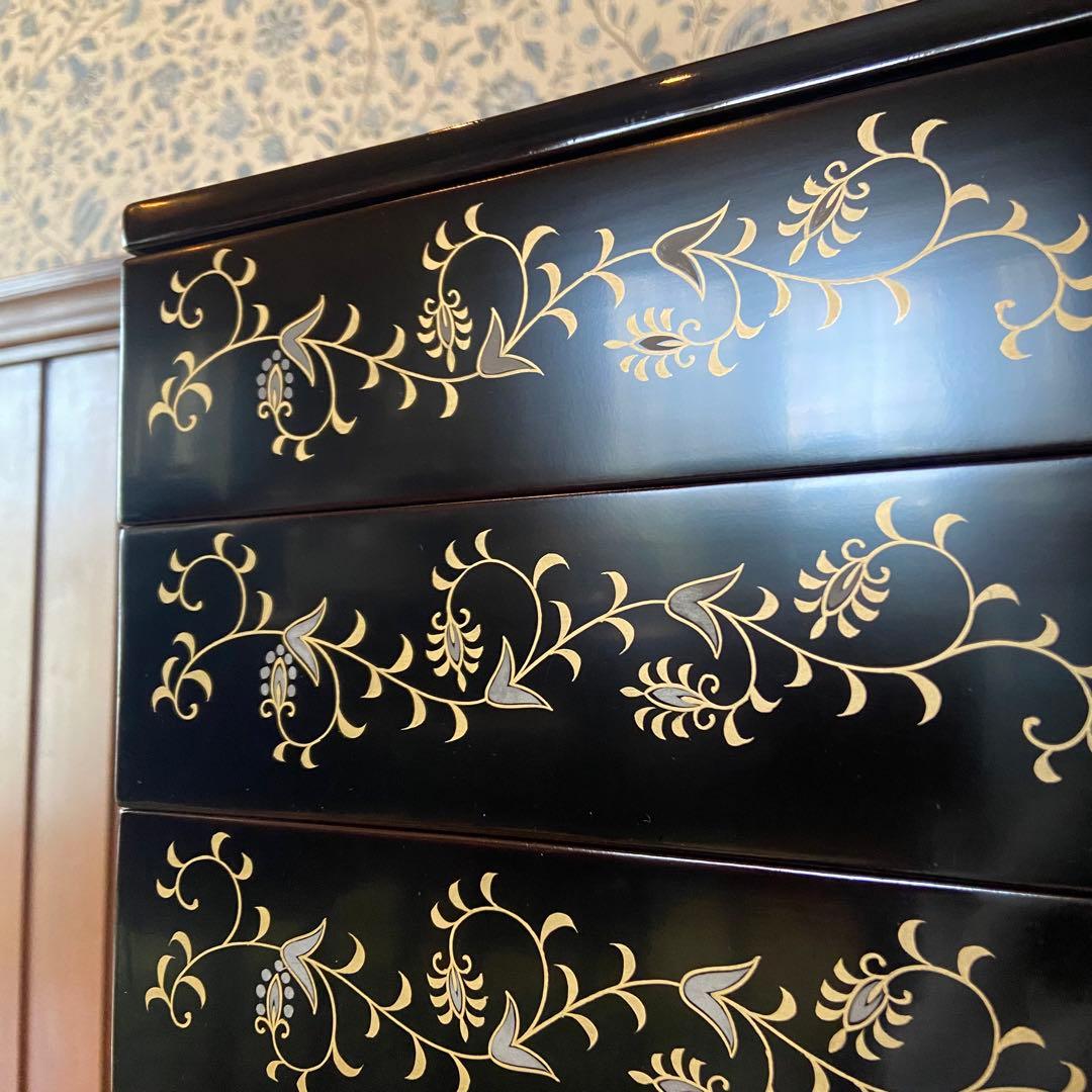 輪島塗　五段重箱　定紋重箱　蒔絵唐草　点彫り沈金　共箱付