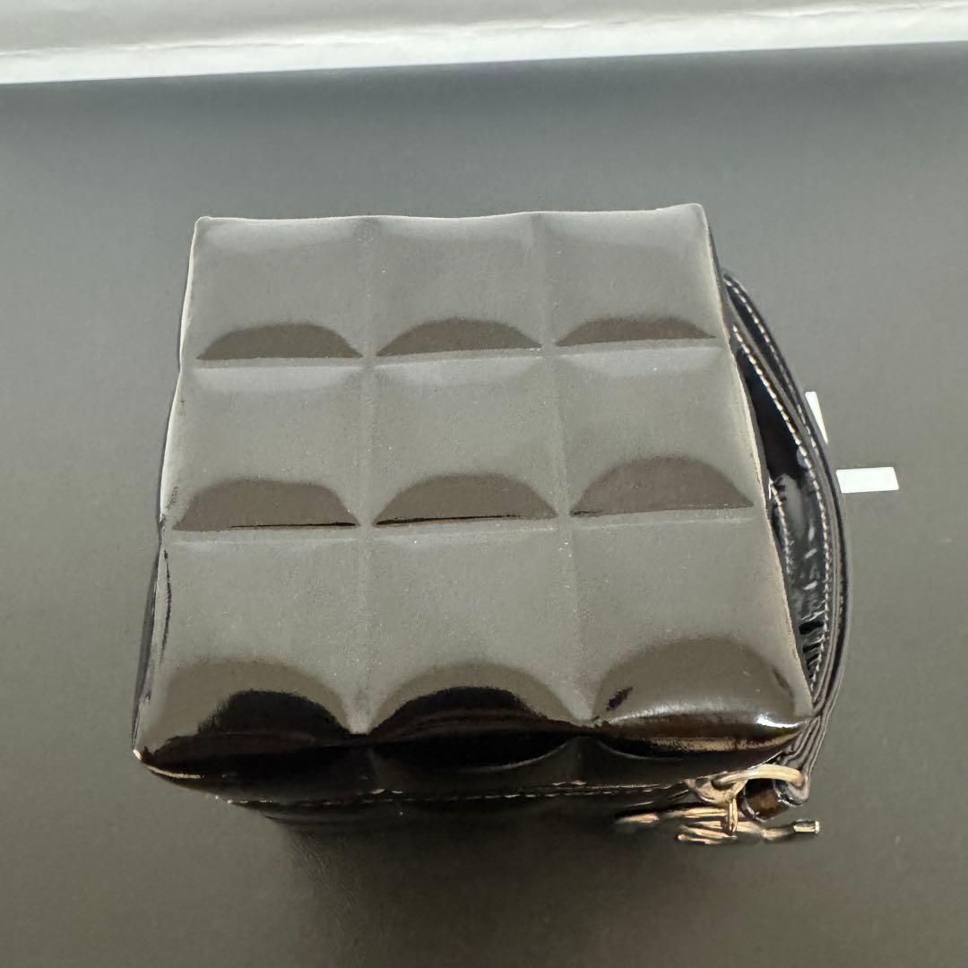 【美品】CHANEL シャネル ココマーク エナメル ポーチ キューブ 黒