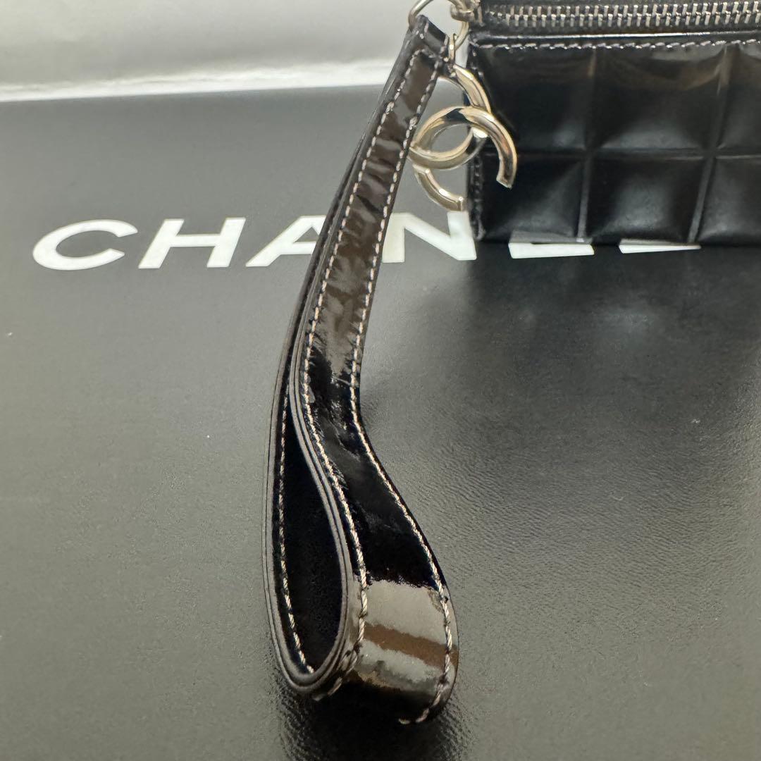 【美品】CHANEL シャネル ココマーク エナメル ポーチ キューブ 黒
